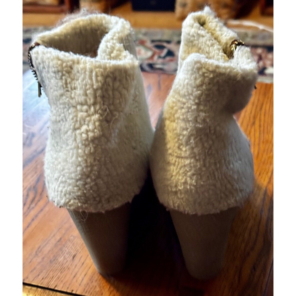 Michael kors Brandy ankle  wedge boots. Sz 9M. Msrp $225 - Picture 2 of 4